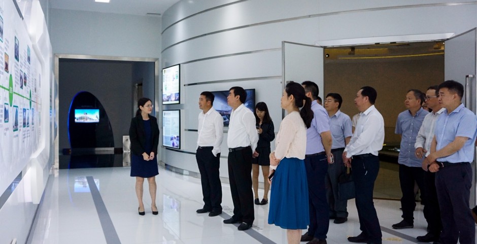 On May 9 of 2017, Party Secretary of Shanwei City, Shi Qizhu, and the delegation, accompanied by the General Manager of Ruiming Traditional Chinese Medicine Technology Co., Ltd., Zhuang Xubin, visited the Industrial Park and exchanged opinions.