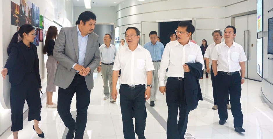 On June 20 of 2017, Vice Chairman of CPPCC of Zhejiang Province, Chen Xiaoping, led a delegation of 8 people, accompanied by Deputy Secretary of the Party Committee of Hengqin New Area, Li Weihui, and had the field visit to Industrial Park.