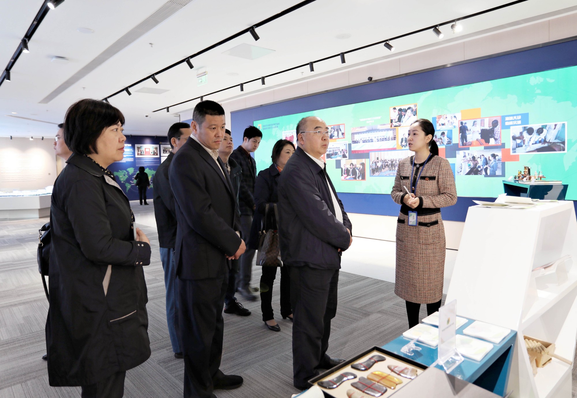 2019年3月15日，四川省科技厅党组书记、厅长刘东一行，在珠海市政府副秘书长周惠珍陪同下，到产业园考察。