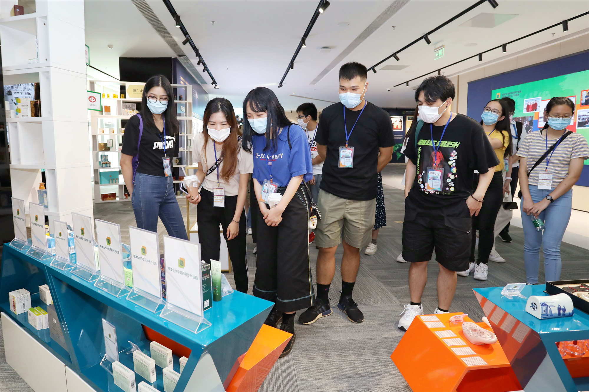 “创见机遇-创业参访团”澳门大专学生一行到产业园参观交流